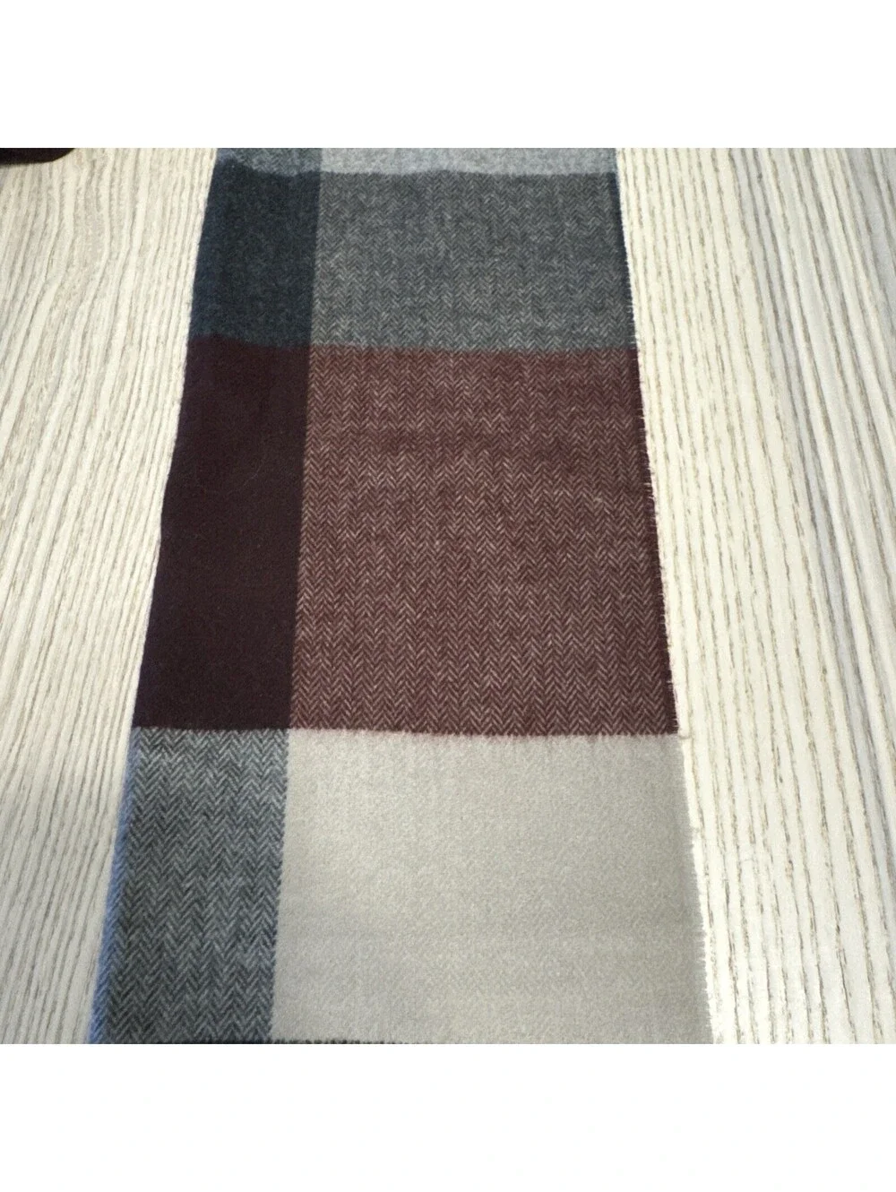 100% Cashmere Scarf Plaid Made in Scotland Gray Maroon Herringbone Fringe